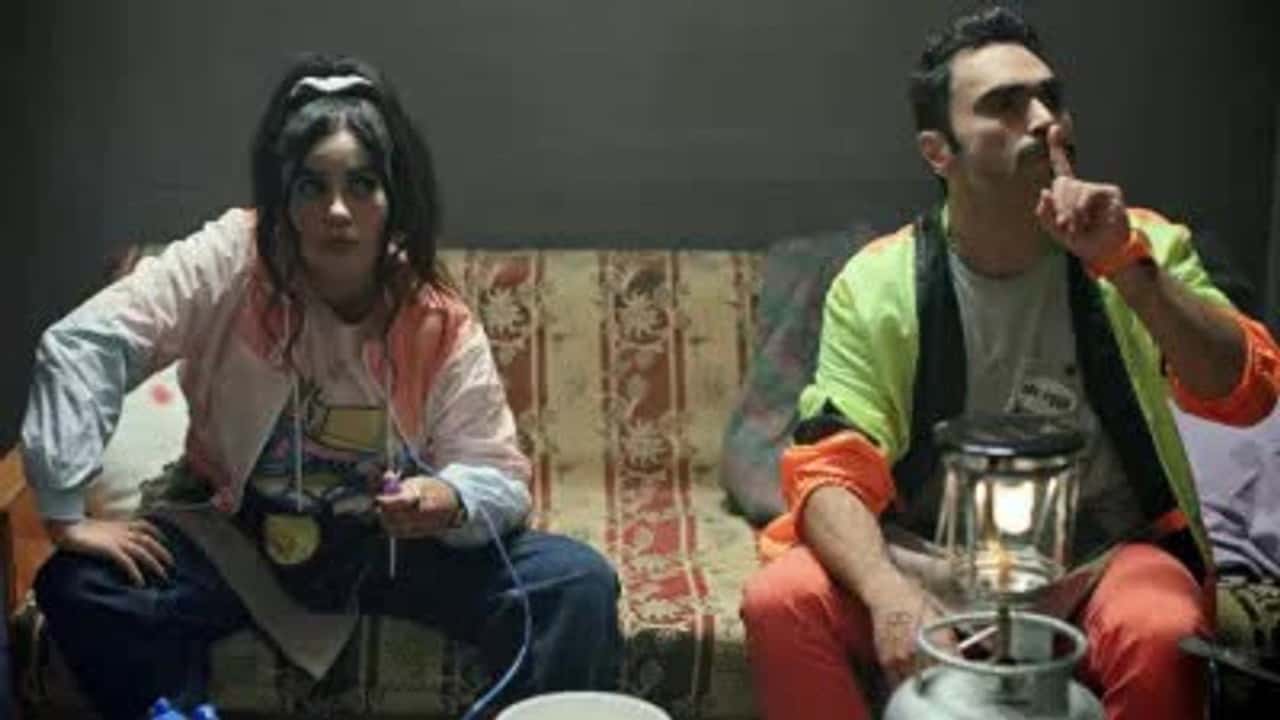 Adım Başı Kafe 1. Sezon 8. Bölüm kapak
