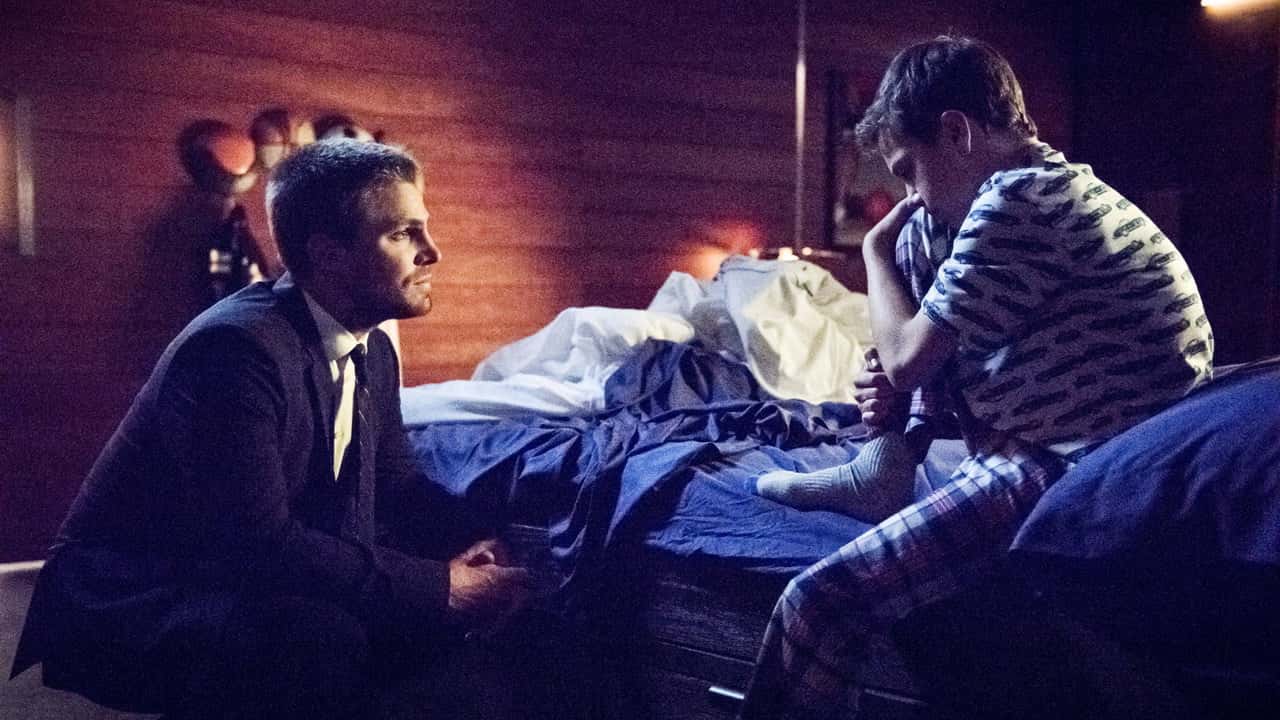 Arrow 6. Sezon 1. Bölüm kapak