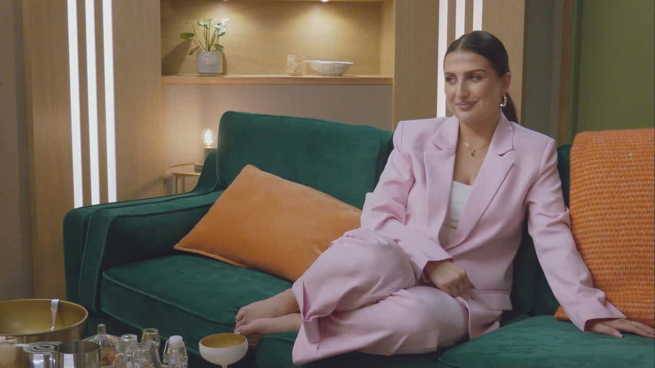 Love is Blind: İsveç 1. Sezon 3. Bölüm kapak