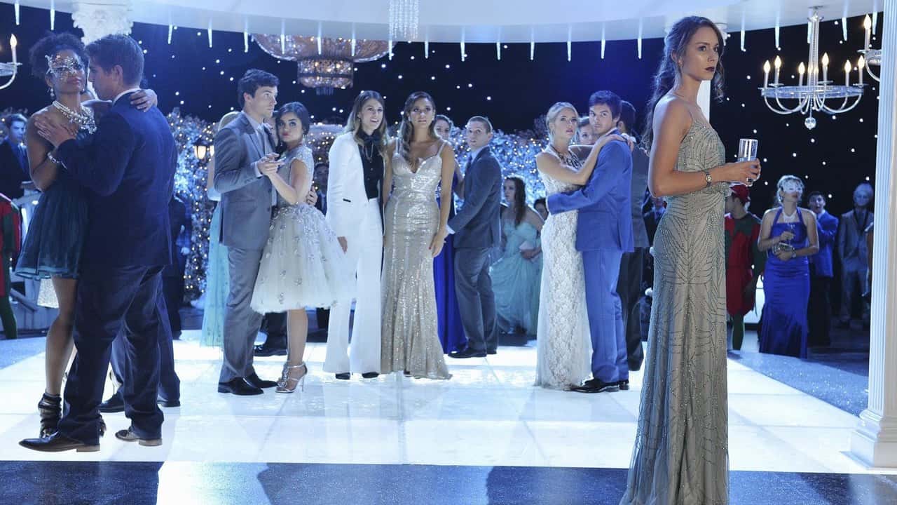 Pretty Little Liars 5. Sezon 14. Bölüm kapak