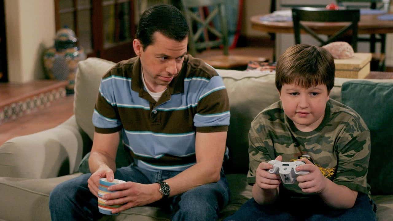 Two and a Half Men 3. Sezon 22. Bölüm kapak