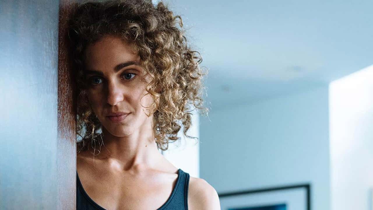 You Me Her 3. Sezon 4. Bölüm kapak