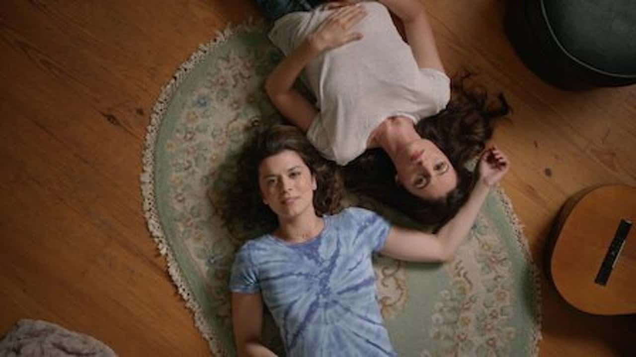 You Me Her 5. Sezon 2. Bölüm kapak