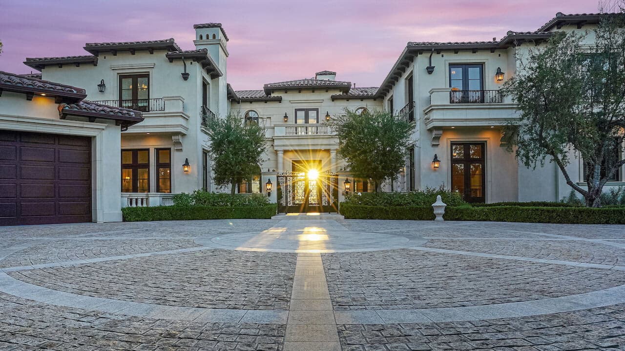Buying Beverly Hills arka plan