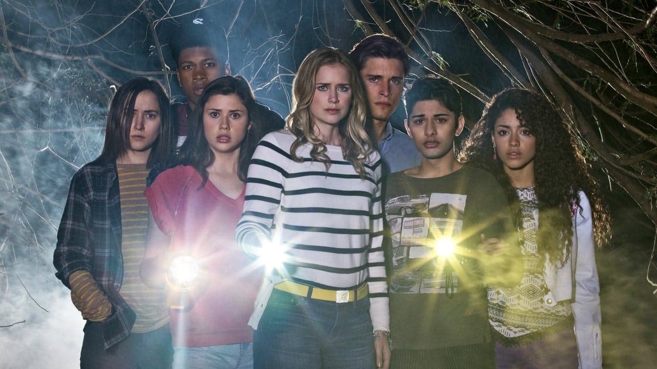 Dead of Summer arka plan