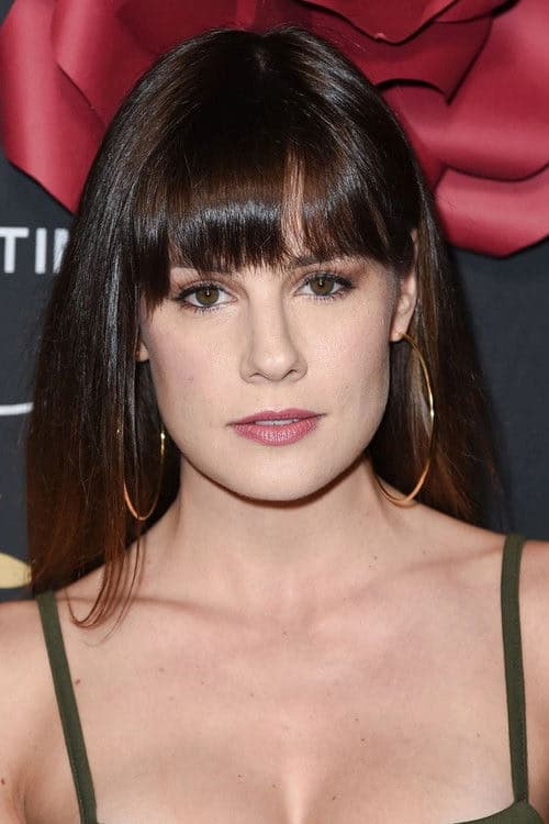 Chelsea Hobbs filmleri