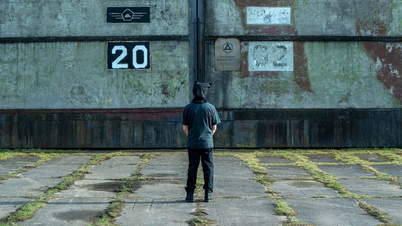 Counterpart 2. Sezon 3. Bölüm kapak