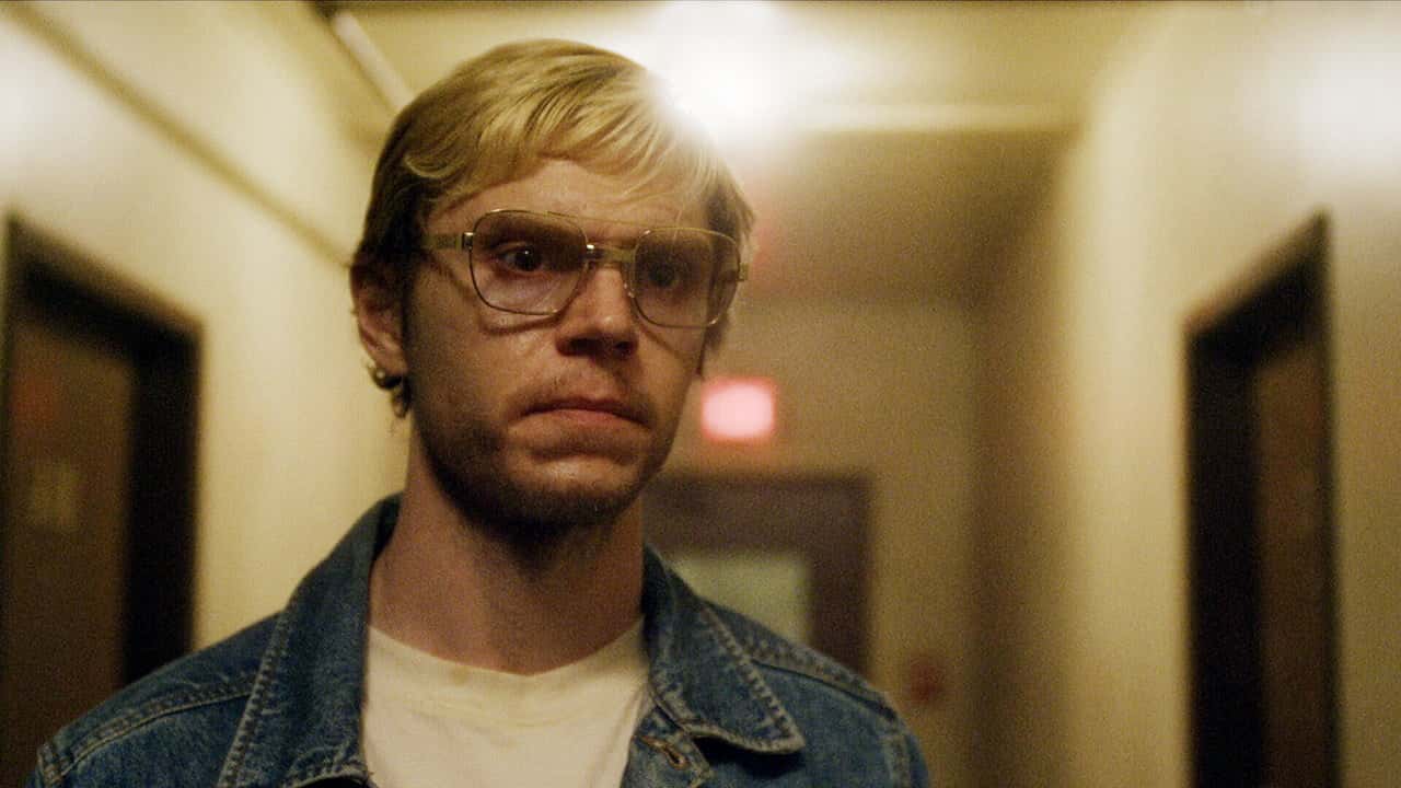 DAHMER - Canavar: Jeffrey Dahmer’ın Hikâyesi 1. Sezon 1. Bölüm kapak