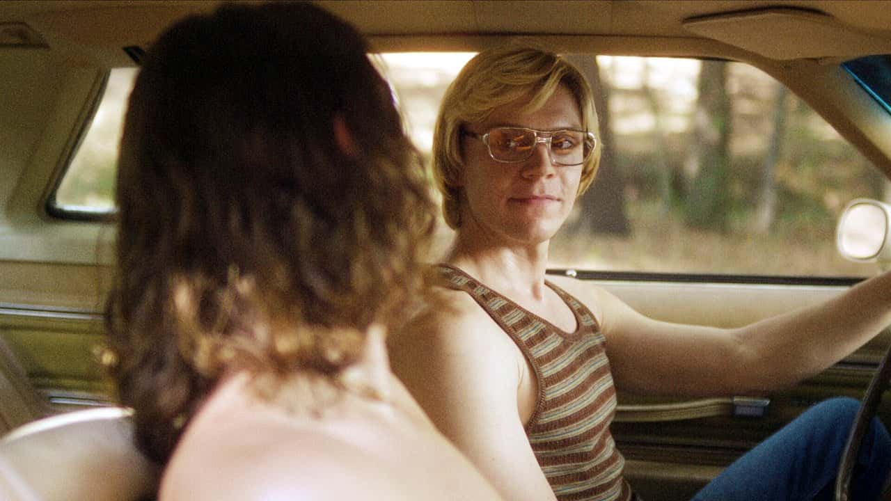 DAHMER - Canavar: Jeffrey Dahmer’ın Hikâyesi 1. Sezon 3. Bölüm kapak