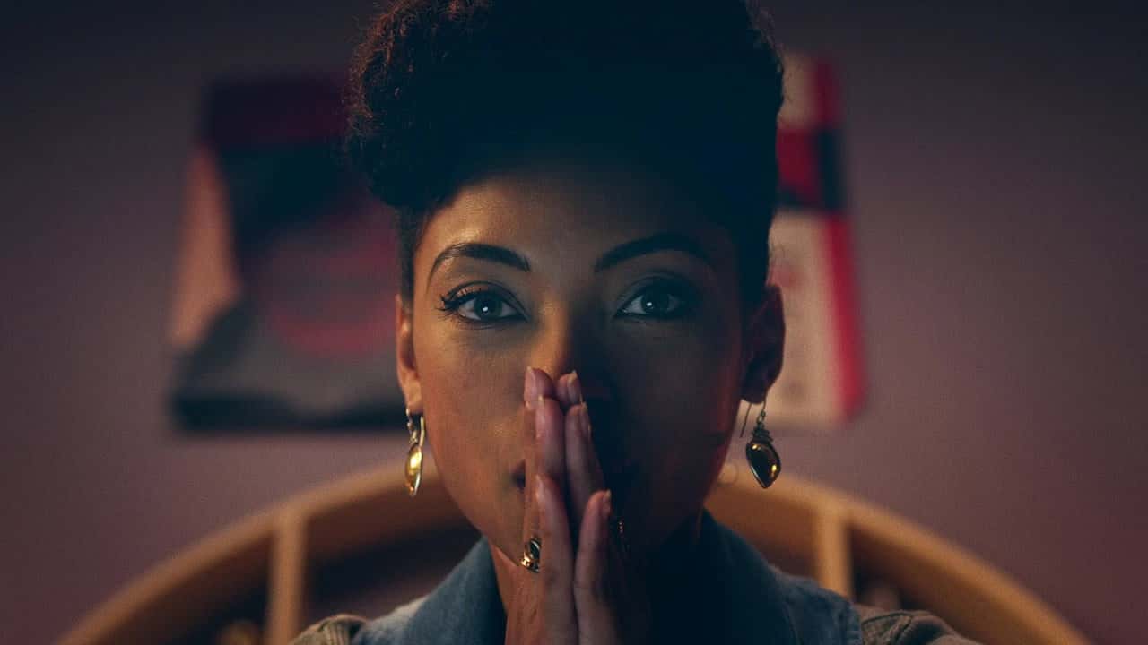 Dear White People 2. Sezon 1. Bölüm kapak