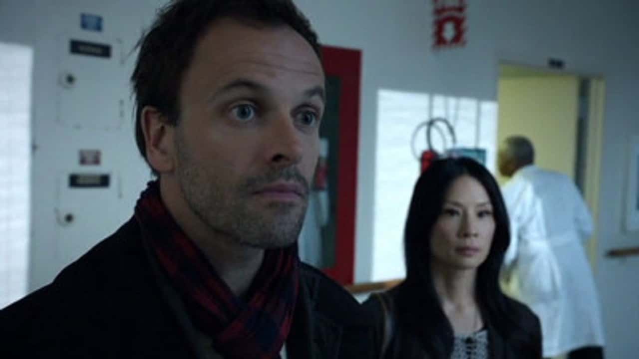 Elementary 1. Sezon 1. Bölüm kapak