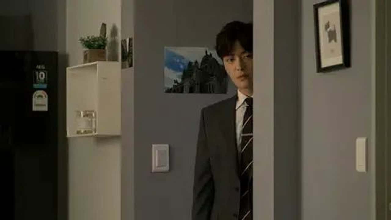 Familiar Wife 1. Sezon 11. Bölüm kapak