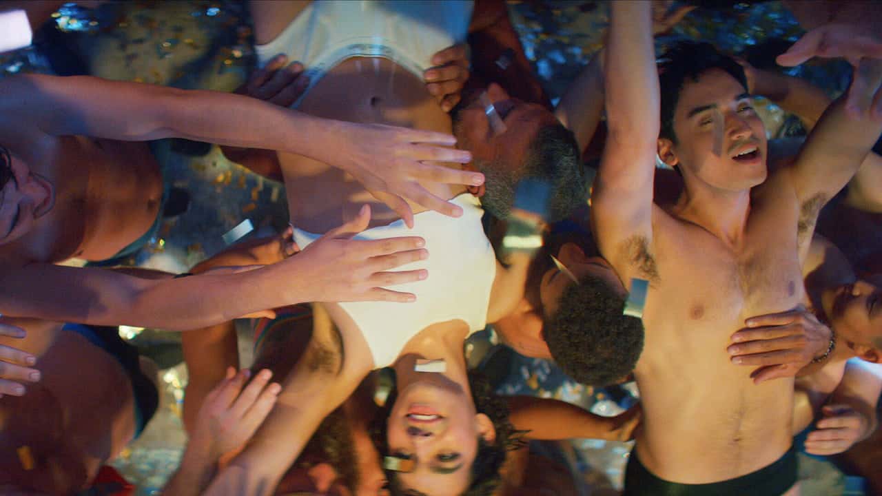Glamorous 1. Sezon 4. Bölüm kapak