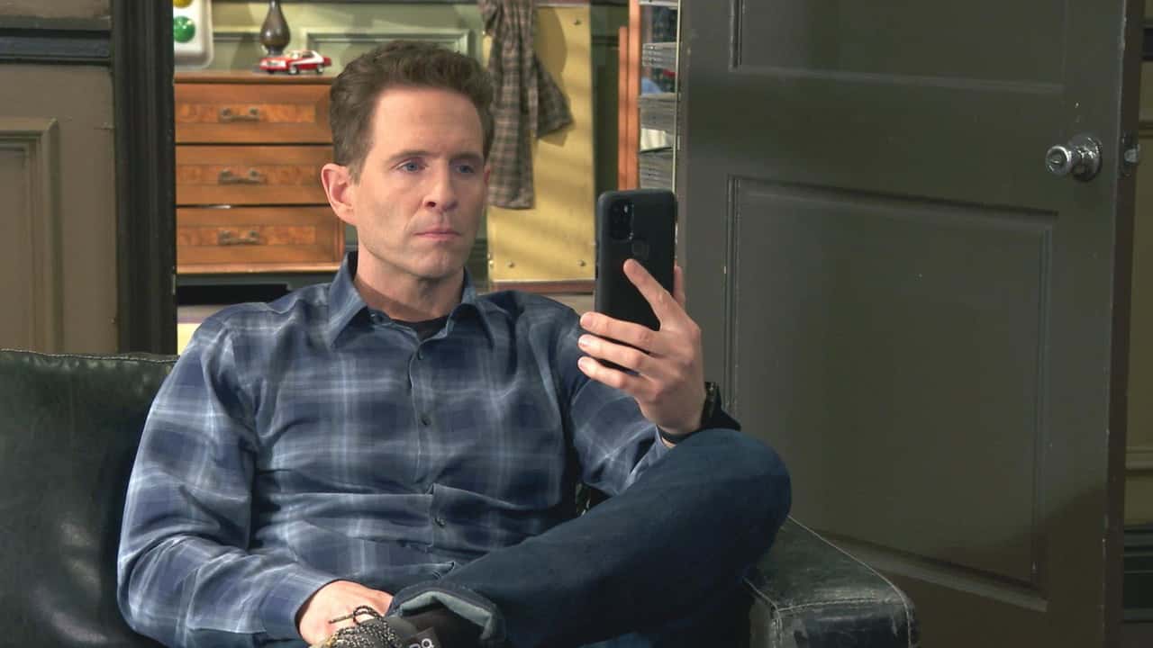 It's Always Sunny in Philadelphia 16. Sezon 8. Bölüm kapak