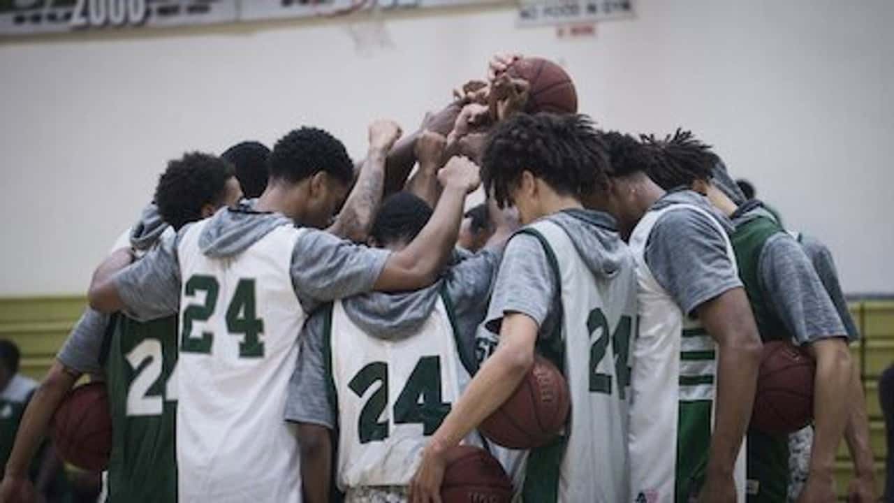 Last Chance U: Basketball 1. Sezon 8. Bölüm kapak