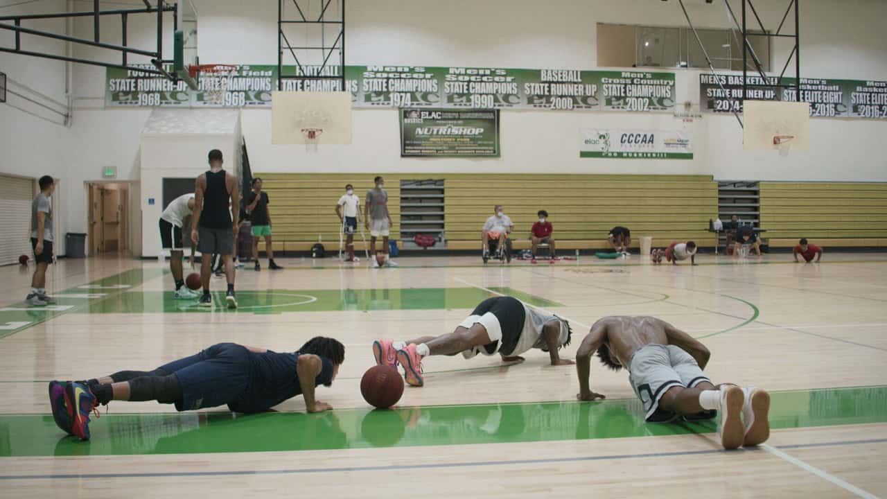 Last Chance U: Basketball 2. Sezon 1. Bölüm kapak