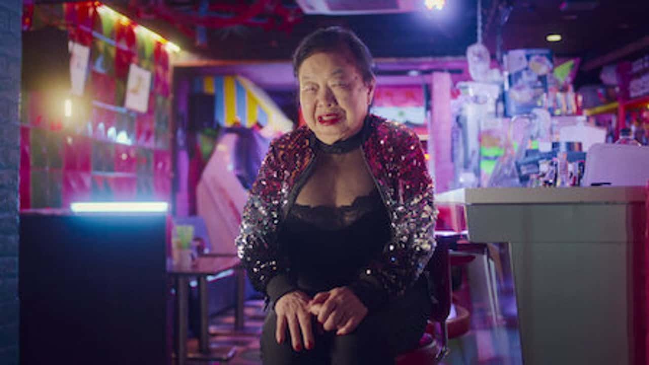 Medianoche en Asia: Comer · Bailar · Soñar 1. Sezon 1. Bölüm kapak