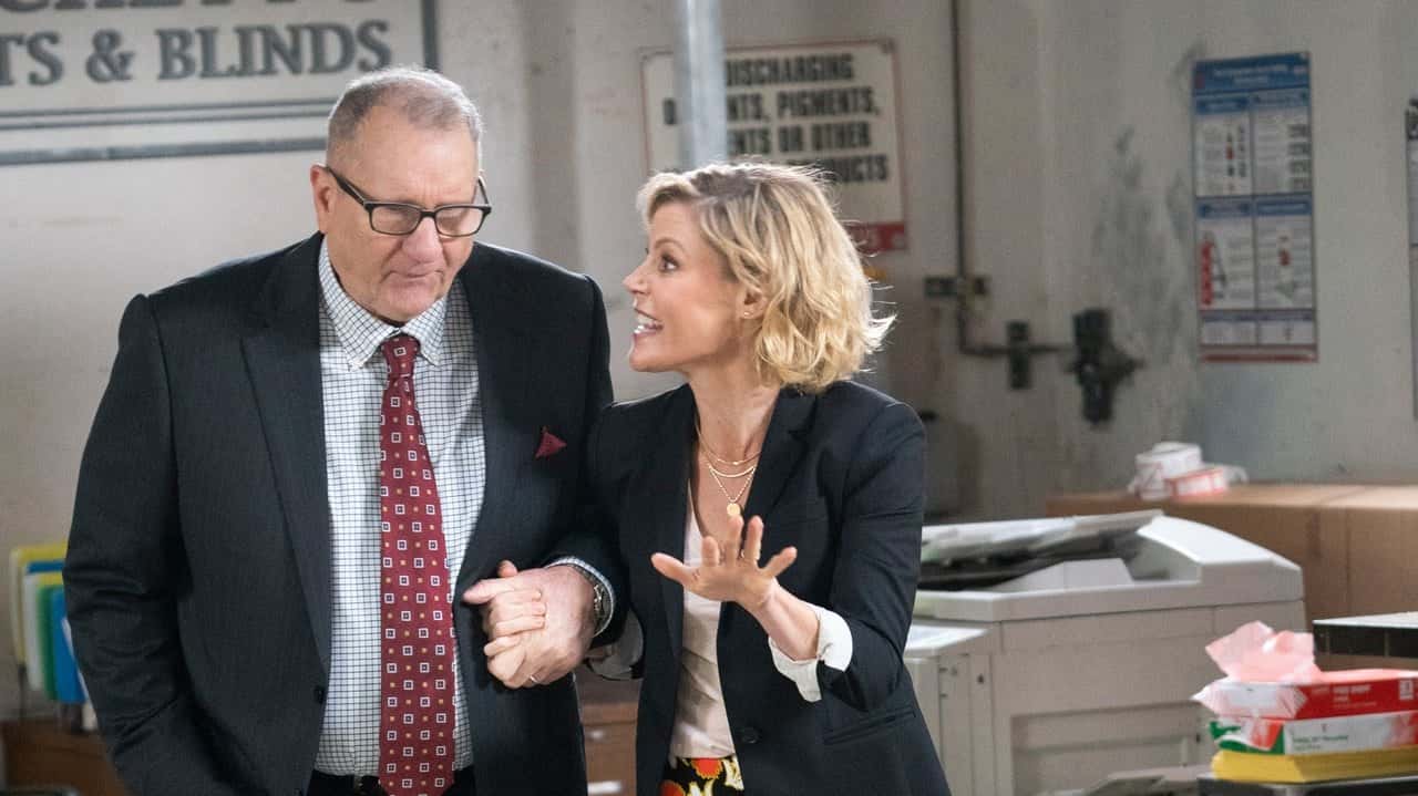 Modern Family 10. Sezon 13. Bölüm kapak