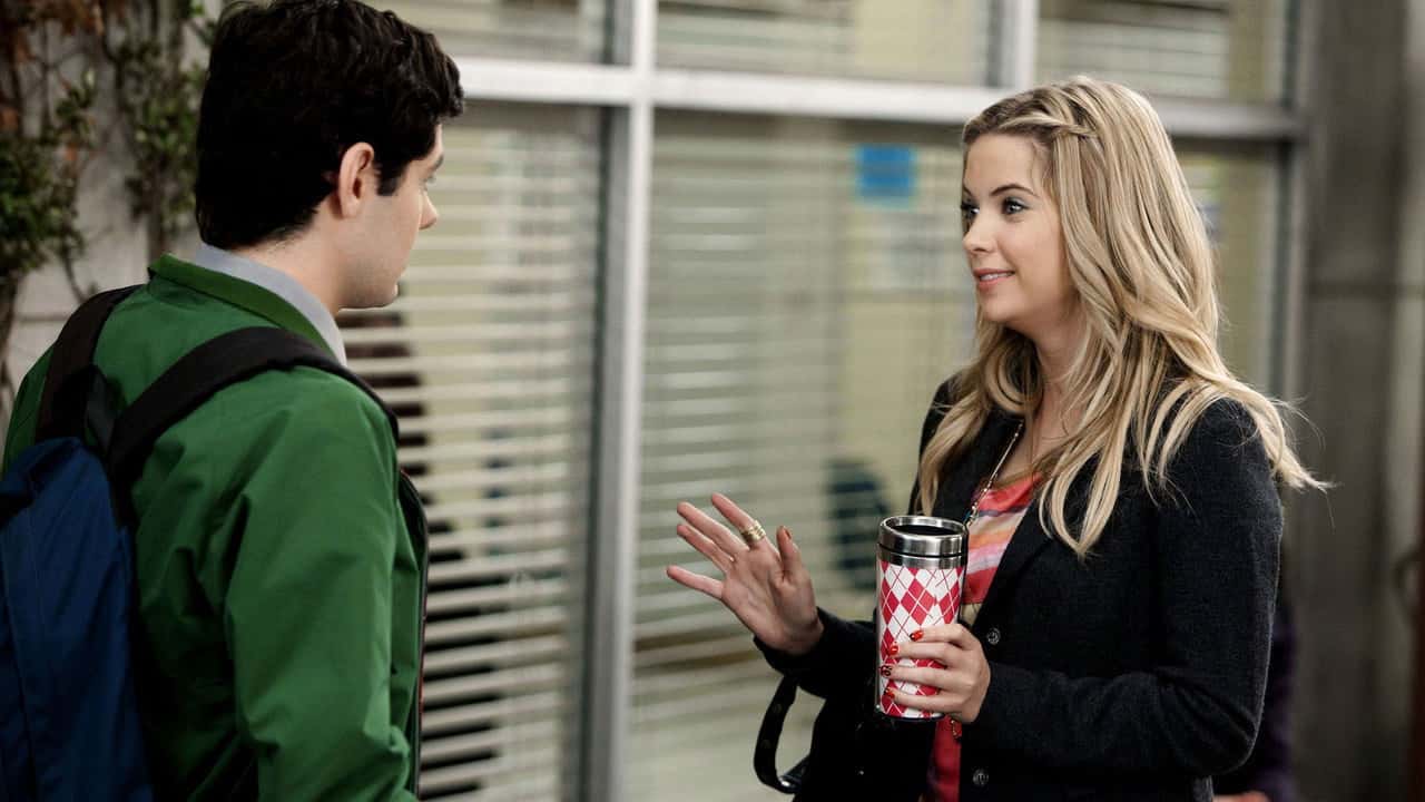 Pretty Little Liars 2. Sezon 4. Bölüm kapak