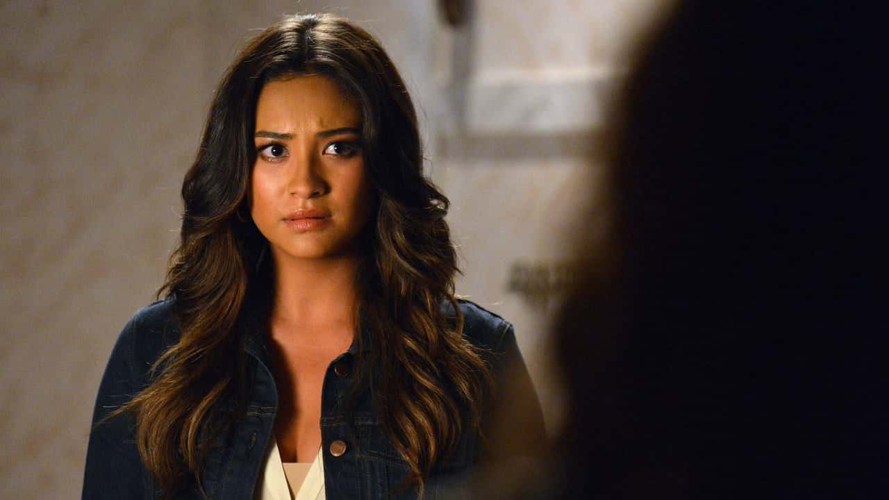 Pretty Little Liars 3. Sezon 18. Bölüm kapak