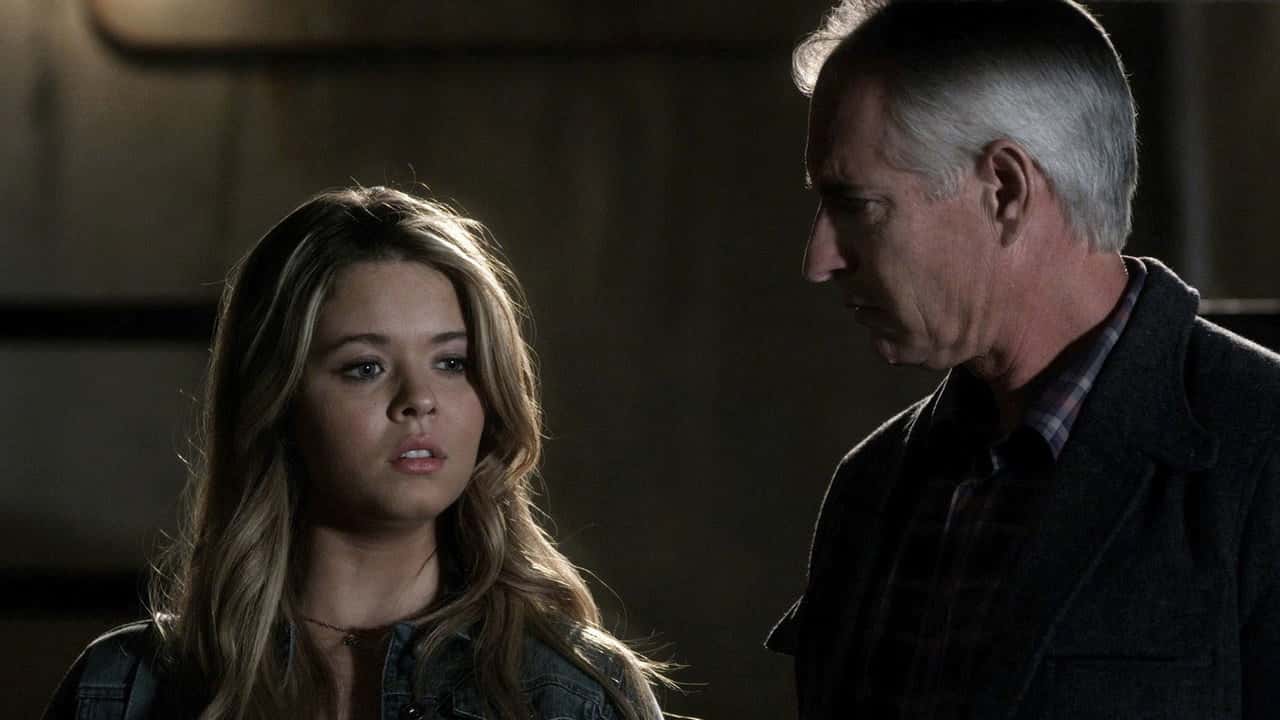 Pretty Little Liars 5. Sezon 10. Bölüm kapak