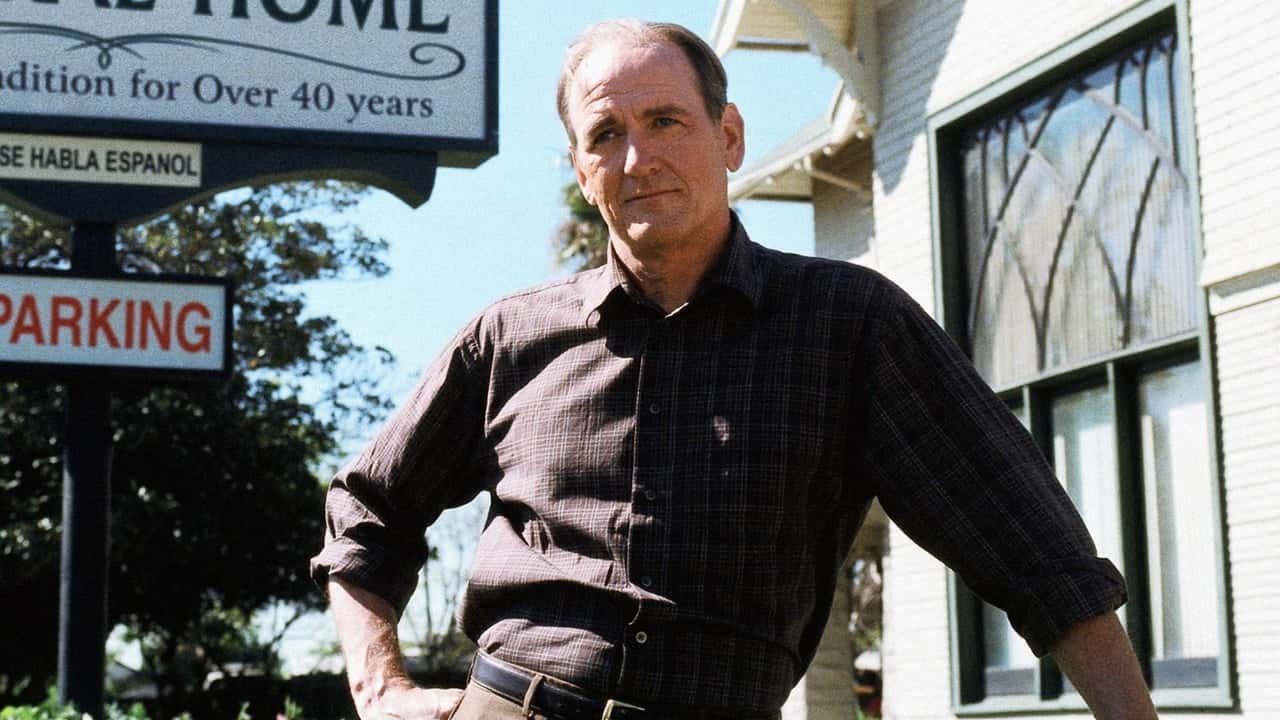 Six Feet Under 2. Sezon 12. Bölüm kapak