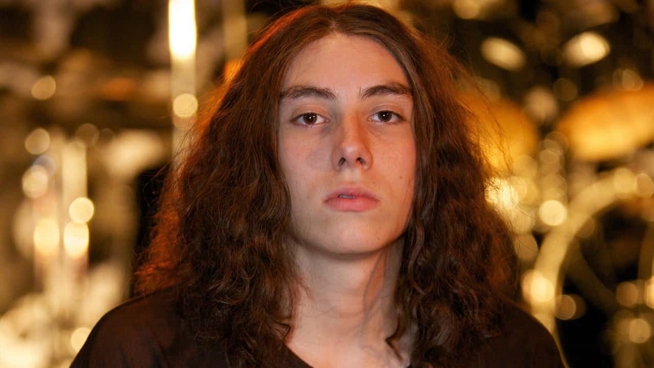 Skins 5. Sezon 2. Bölüm kapak