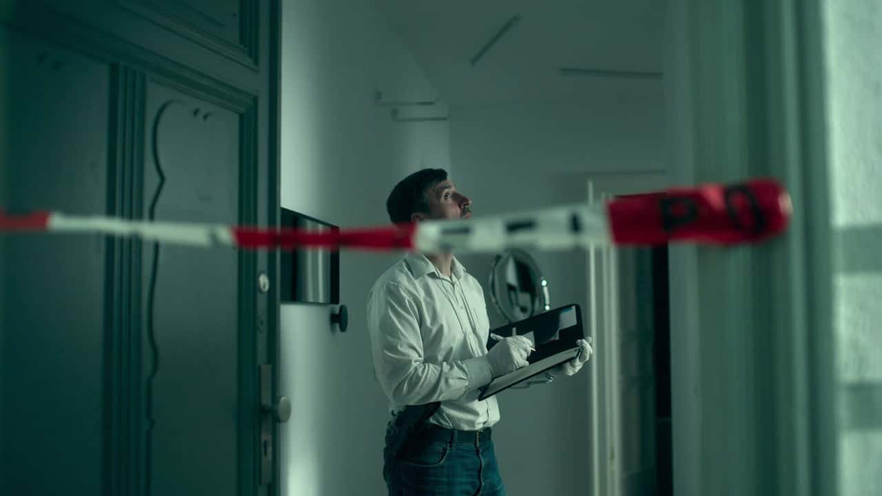 Suç Mahalli Berlin: Gece Hayatı Katili 1. Sezon 2. Bölüm kapak