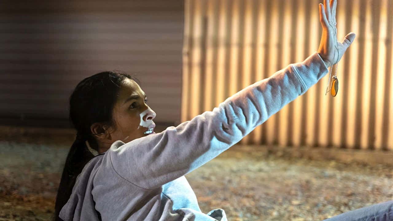 The Cleaning Lady 3. Sezon 1. Bölüm kapak