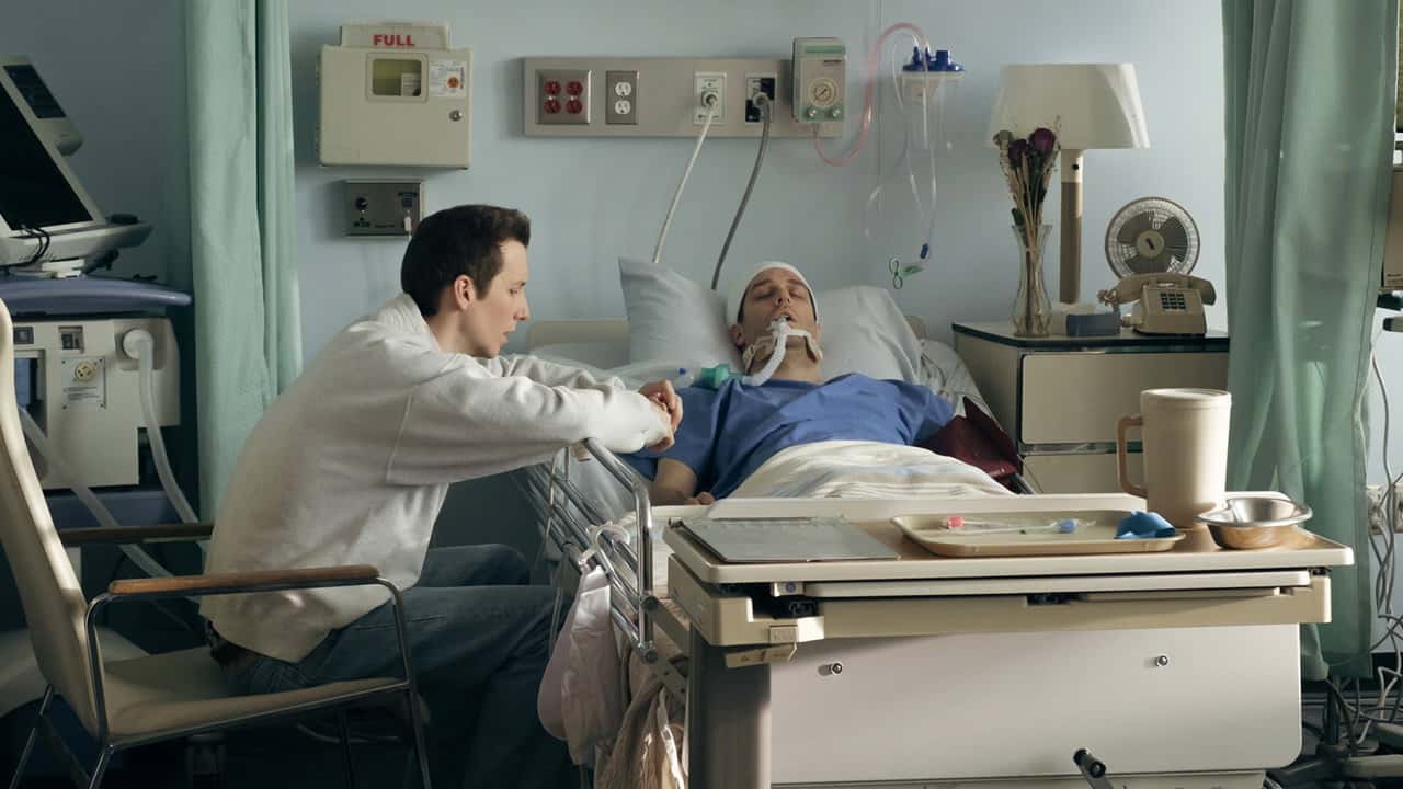 The Glass House 1. Sezon 4. Bölüm kapak