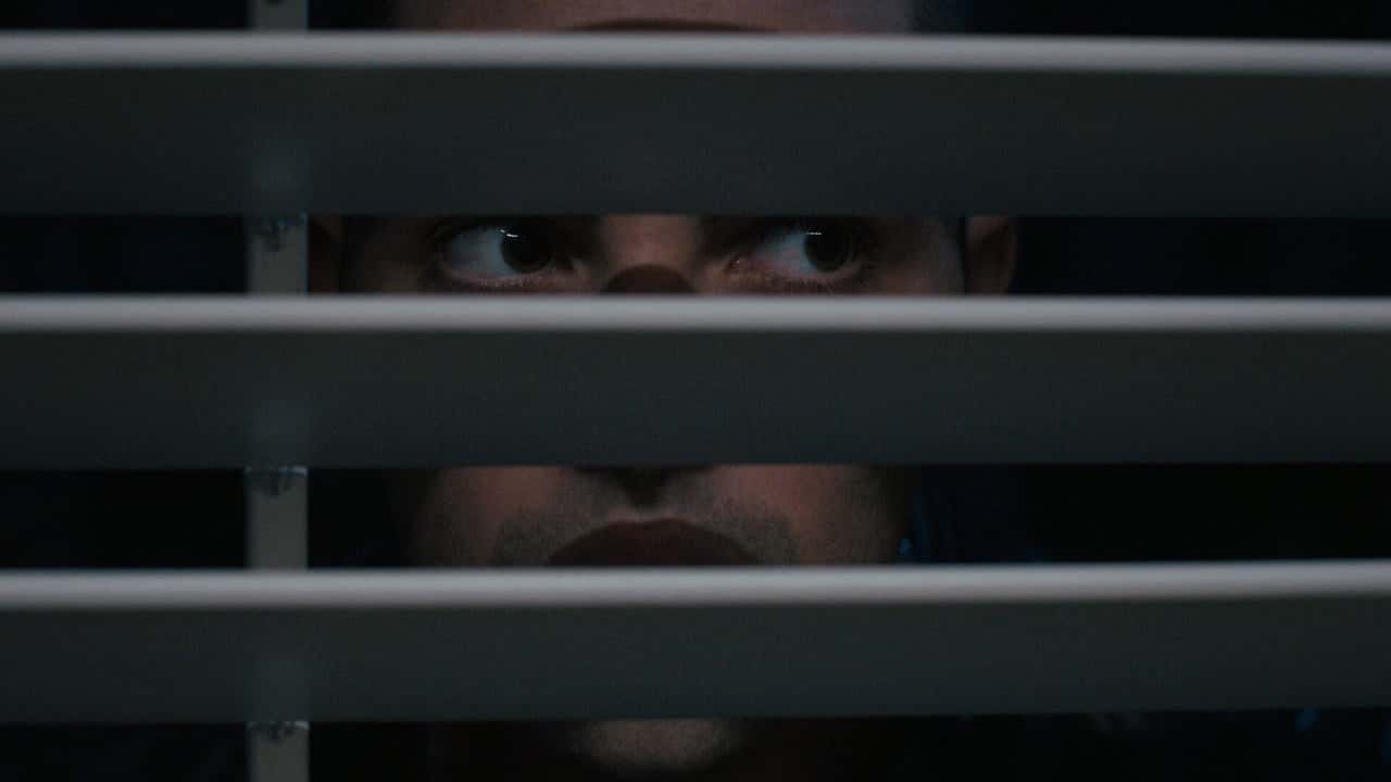 The Woman in the House Across the Street from the Girl in the Window 1. Sezon 5. Bölüm kapak