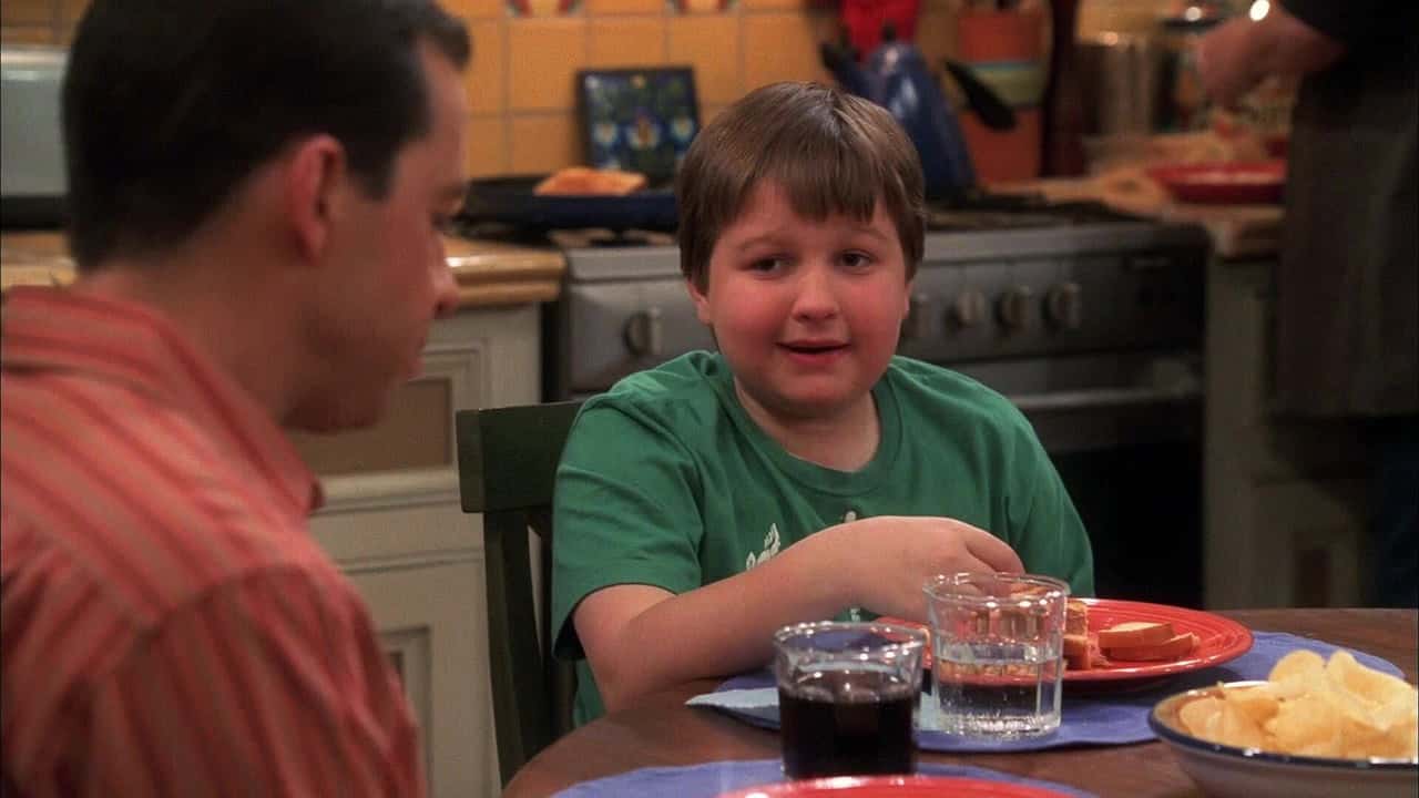 Two and a Half Men 4. Sezon 13. Bölüm kapak
