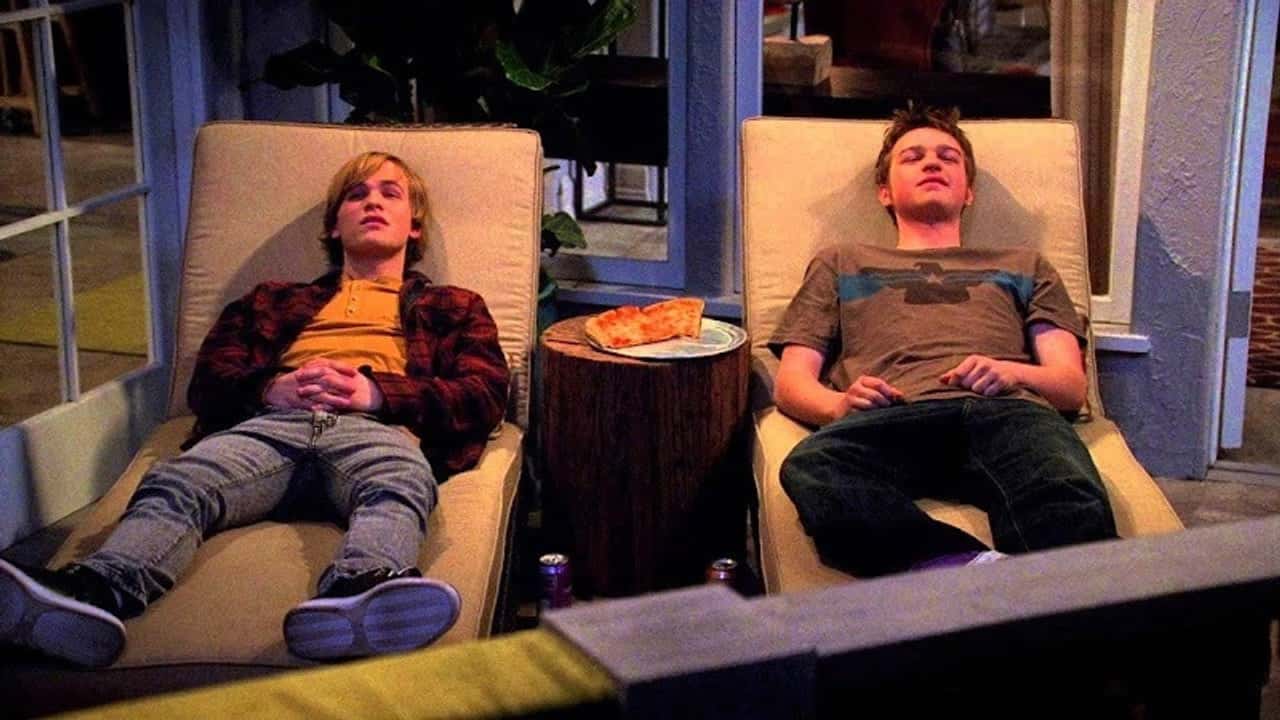 Two and a Half Men 9. Sezon 15. Bölüm kapak