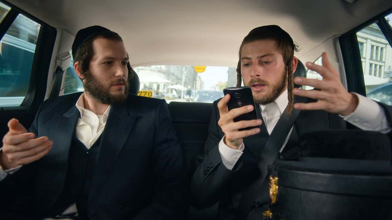 Unorthodox 1. Sezon 2. Bölüm kapak