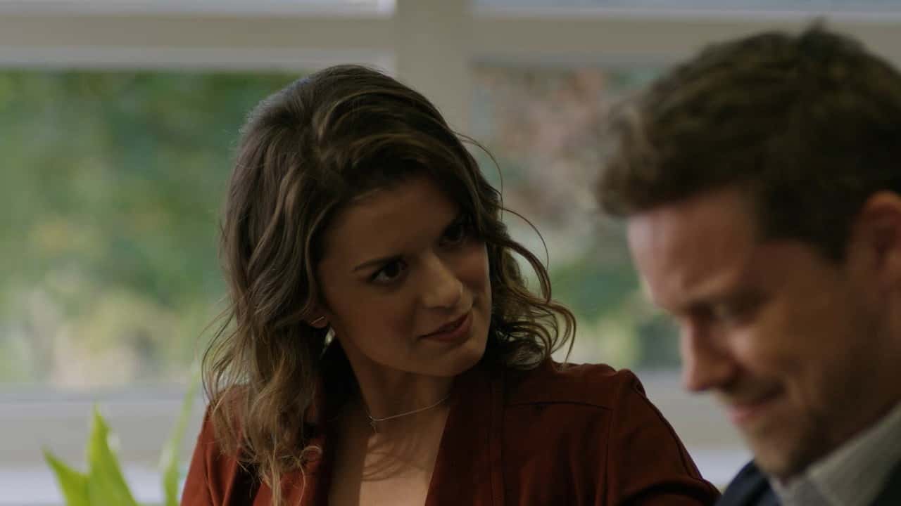 You Me Her 4. Sezon 1. Bölüm kapak