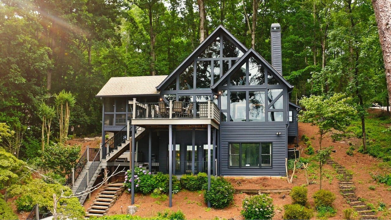 Buy My House arka plan