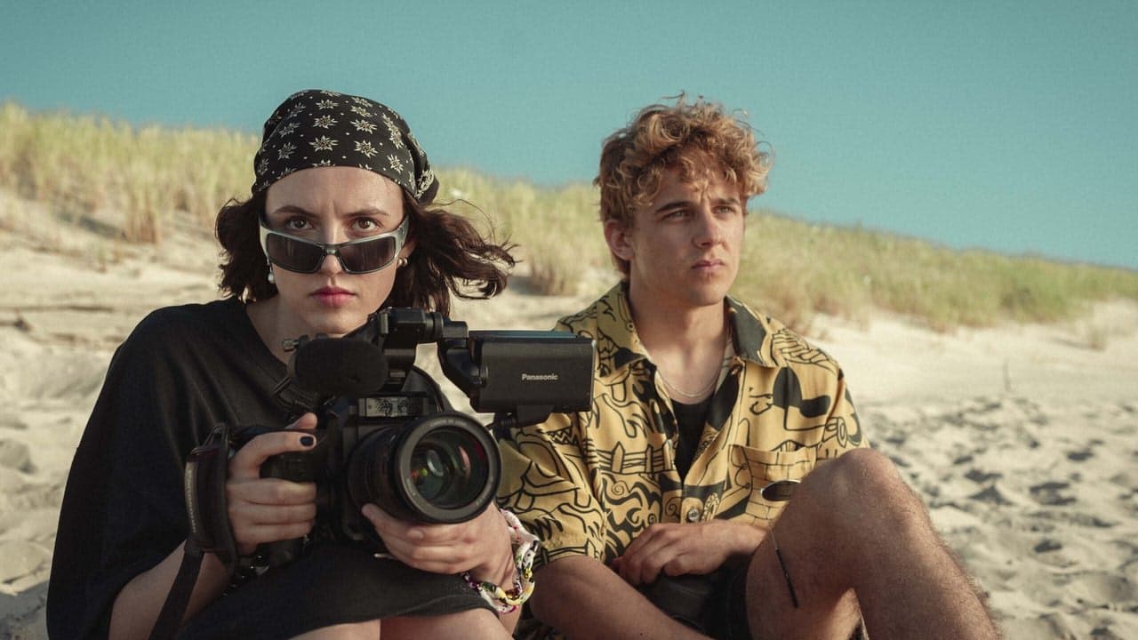 İlk Aşk, İlk Film arka plan