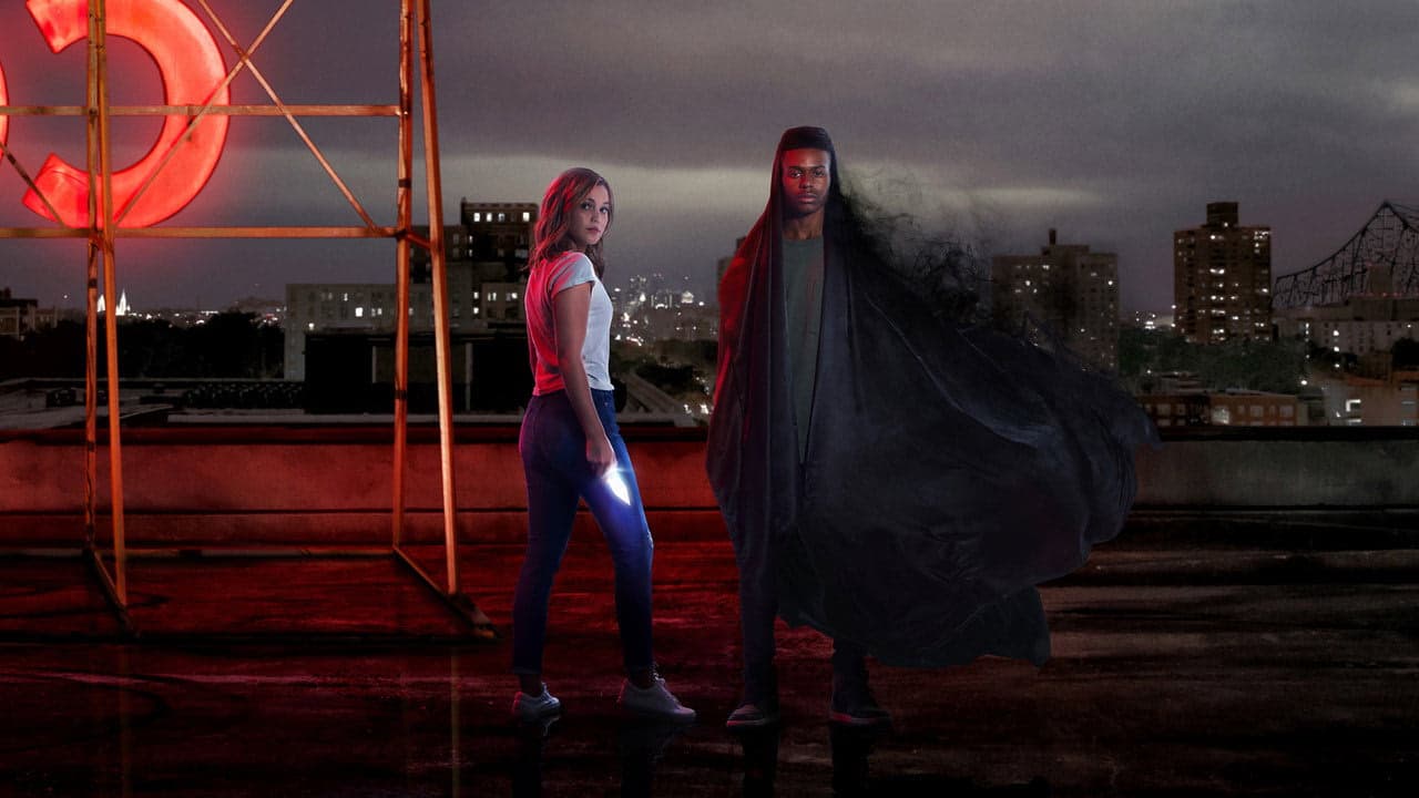 Marvel - Pelerin & Hançer arka plan